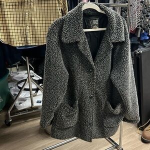 Climate zone 28/20W gray jacket 4 button very warm